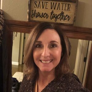 Meet your Posher, Linnie